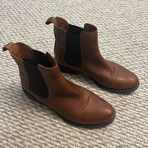 LITTLE BURGUNDY CHELSEA BOOT